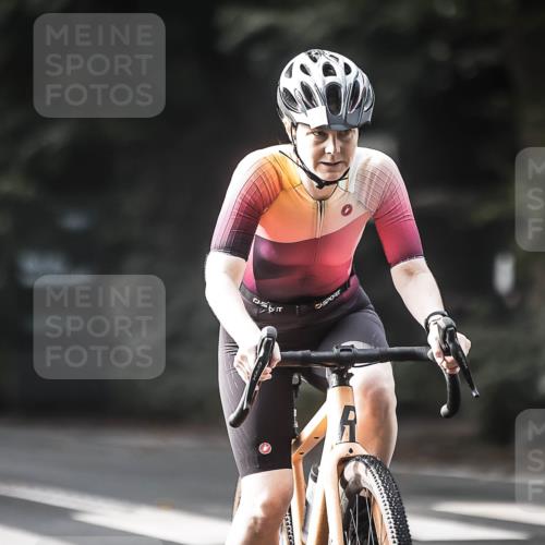 13.09.2026 - Stadtparktriathlon H.Heesch http://msf.ph/oto/10373303 13.09.2026 10:53:02 Radfahren 403, 405, 449, 504, 553, 691 meine-sportfotos.de