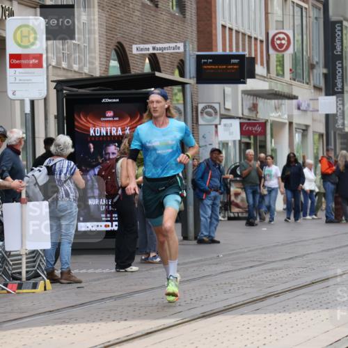 13.09.2026 - 21. swb-Marathon Bremen Strokosch-Dieckow http://msf.ph/oto/10373330 13.09.2026 12:20:54 Ziel 626, 1231 meine-sportfotos.de