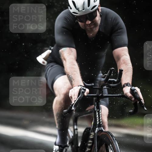 13.09.2026 - Stadtparktriathlon H.Heesch http://msf.ph/oto/10373352 13.09.2026 12:09:29 Radfahren 794, 841, 935, 945, 1039 meine-sportfotos.de