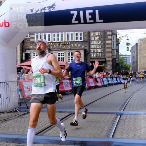 13.09.2026 - 21. swb-Marathon Bremen Tim E. http://msf.ph/oto/10373357 13.09.2026 13:10:43 Ziel 604, 640, 1277, 2605, 3959, 5532, 5620, 6267, 7881, 8033, 8064, 8709 meine-sportfotos.de