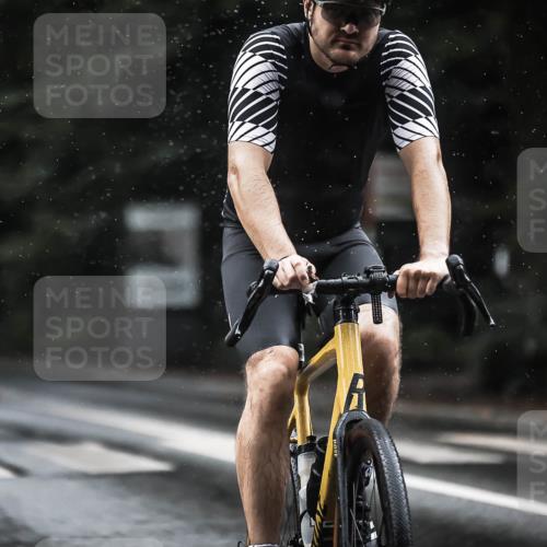 13.09.2026 - Stadtparktriathlon H.Heesch http://msf.ph/oto/10373392 13.09.2026 12:09:31 Radfahren 841, 935, 1039, 1059 meine-sportfotos.de