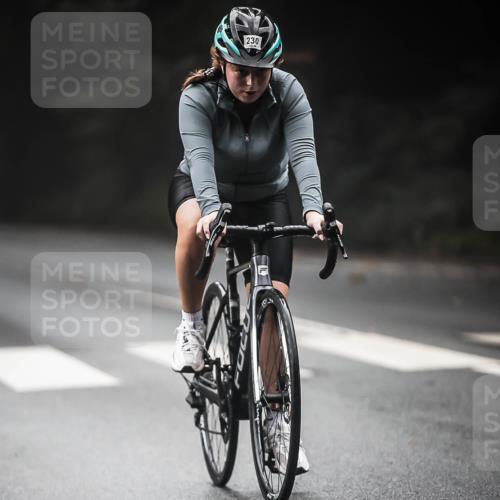 13.09.2026 - Stadtparktriathlon H.Heesch http://msf.ph/oto/10373421 13.09.2026 10:23:24 Radfahren 230, 341, 407 meine-sportfotos.de