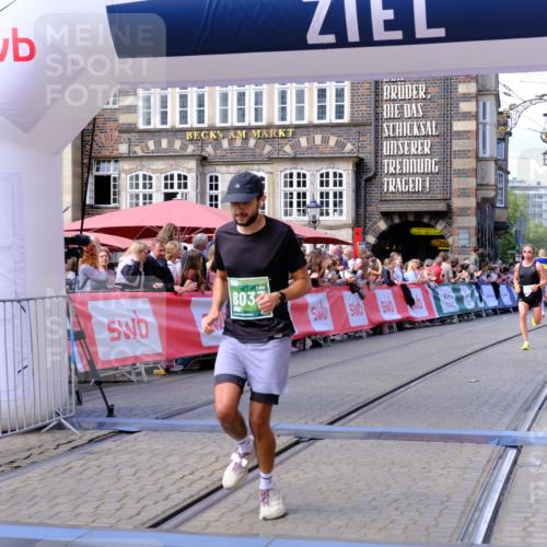 13.09.2026 - 21. swb-Marathon Bremen Tim E. http://msf.ph/oto/10373429 13.09.2026 13:10:46 Ziel 604, 640, 1181, 1277, 1554, 2605, 3959, 4727, 5532, 5620, 6267, 7881, 8033, 8064, 8709 meine-sportfotos.de