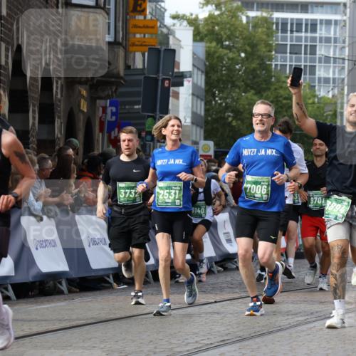 13.09.2026 - 21. swb-Marathon Bremen Strokosch-Dieckow http://msf.ph/oto/10373444 13.09.2026 13:37:04 Ziel 164, 551, 813, 843, 1936, 2275, 2673, 2819, 3541, 3585, 3635, 3815, 3874, 3998, 4006, 4050, 4304, 4335, 4414, 4676, 4892, 5061, 5236, 5355, 5447, 5656, 5823, 6050, 6280, 6340, 6408, 6516, 6568, 6966, 7039, 7229, 7237, 7640, 7656, 7765, 8498, 8685, 8723, 8790, 9658, 9776, 9807, 10068, 10070, 1180, 1854, 1991, 2531, 3333, 3732, 3894, 4932, 4947, 5547, 5577, 5612, 6046, 6629, 6904, 6947, 6961, 7006, 7571, 8268, 9701 meine-sportfotos.de