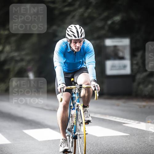 13.09.2026 - Stadtparktriathlon H.Heesch http://msf.ph/oto/10373462 13.09.2026 10:53:10 Radfahren 403, 484, 504, 691 meine-sportfotos.de