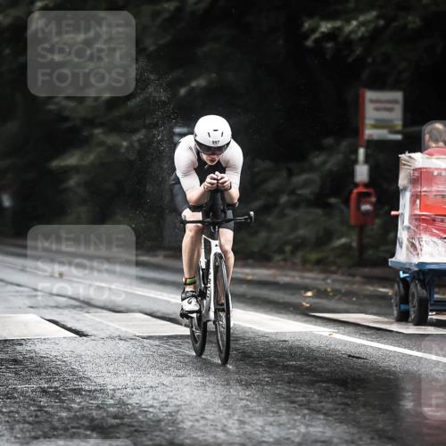 13.09.2026 - Stadtparktriathlon H.Heesch http://msf.ph/oto/10373467 13.09.2026 12:09:40 Radfahren 869, 928, 997, 1059 meine-sportfotos.de