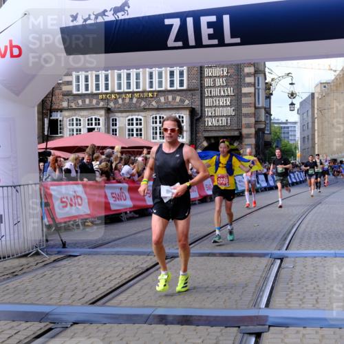 13.09.2026 - 21. swb-Marathon Bremen Tim E. http://msf.ph/oto/10373476 13.09.2026 13:10:49 Ziel 604, 640, 1181, 1277, 1554, 2605, 3959, 4727, 5066, 5152, 5532, 5620, 5648, 6267, 7881, 8033, 8709 meine-sportfotos.de