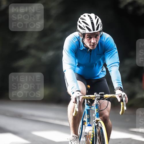 13.09.2026 - Stadtparktriathlon H.Heesch http://msf.ph/oto/10373490 13.09.2026 10:53:11 Radfahren 403, 484, 497, 504, 691 meine-sportfotos.de