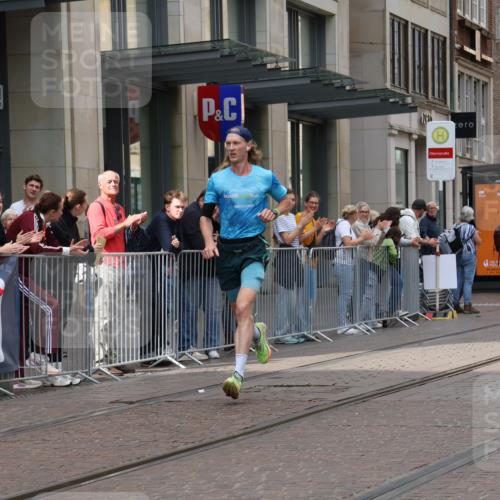 13.09.2026 - 21. swb-Marathon Bremen Strokosch-Dieckow http://msf.ph/oto/10373500 13.09.2026 12:20:56 Ziel 626, 1231 meine-sportfotos.de