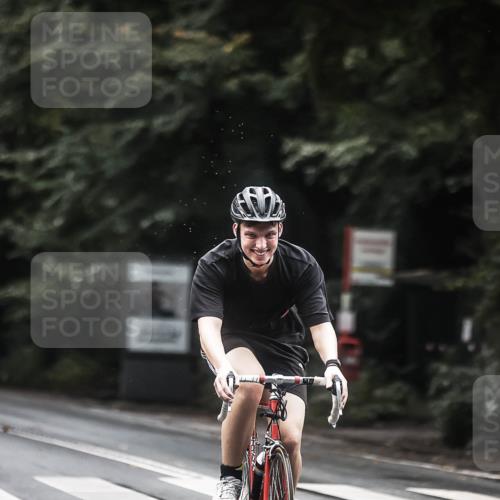 13.09.2026 - Stadtparktriathlon H.Heesch http://msf.ph/oto/10373512 13.09.2026 13:29:07 Radfahren 1344, 1346, 1436, 1517, 1526 meine-sportfotos.de