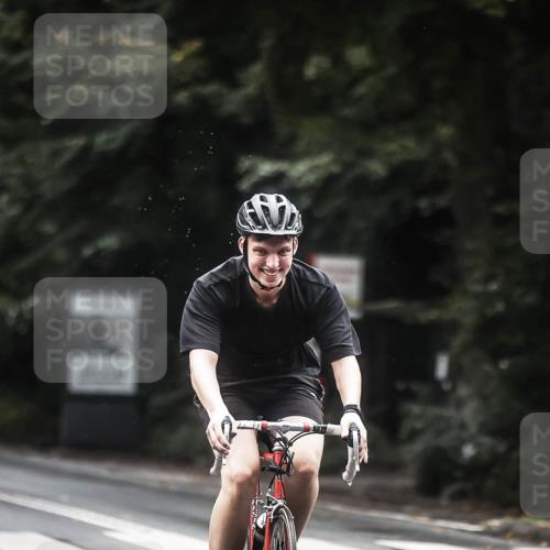 13.09.2026 - Stadtparktriathlon H.Heesch http://msf.ph/oto/10373518 13.09.2026 13:29:08 Radfahren 1344, 1436, 1517, 1526 meine-sportfotos.de