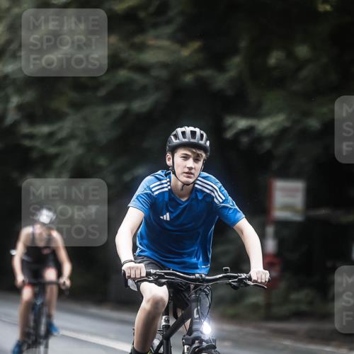 13.09.2026 - Stadtparktriathlon H.Heesch http://msf.ph/oto/10373522 13.09.2026 13:29:12 Radfahren 1436, 1517, 1526 meine-sportfotos.de