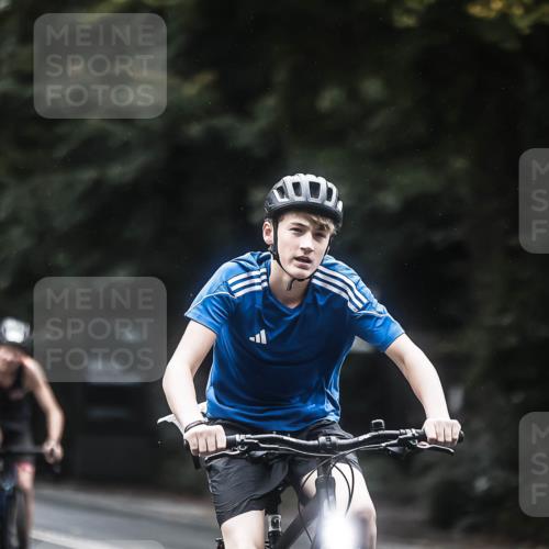 13.09.2026 - Stadtparktriathlon H.Heesch http://msf.ph/oto/10373535 13.09.2026 13:29:12 Radfahren 1436, 1517, 1526 meine-sportfotos.de