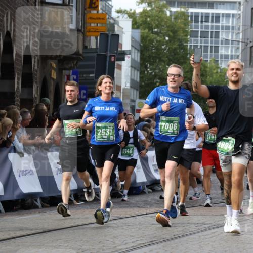 13.09.2026 - 21. swb-Marathon Bremen Strokosch-Dieckow http://msf.ph/oto/10373541 13.09.2026 13:37:04 Ziel 164, 551, 813, 843, 1936, 2275, 2673, 2819, 3541, 3585, 3635, 3815, 3874, 3998, 4006, 4050, 4304, 4335, 4414, 4676, 4892, 5061, 5236, 5355, 5447, 5656, 5823, 6050, 6280, 6340, 6408, 6516, 6568, 6966, 7039, 7229, 7237, 7640, 7656, 7765, 8498, 8685, 8723, 8790, 9658, 9776, 9807, 10068, 10070, 1180, 1854, 1991, 2531, 3333, 3732, 3894, 4932, 4947, 5547, 5577, 5612, 6046, 6629, 6904, 6947, 6961, 7006, 7571, 8268, 9701 meine-sportfotos.de