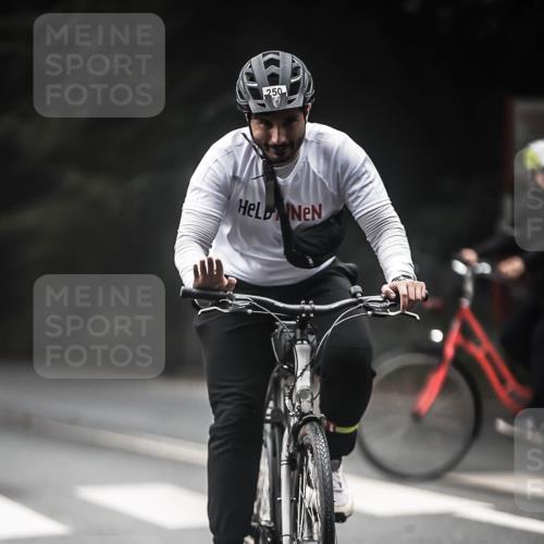 13.09.2026 - Stadtparktriathlon H.Heesch http://msf.ph/oto/10373545 13.09.2026 10:23:37 Radfahren 250, 416 meine-sportfotos.de
