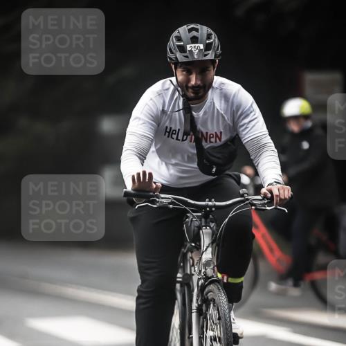 13.09.2026 - Stadtparktriathlon H.Heesch http://msf.ph/oto/10373553 13.09.2026 10:23:37 Radfahren 250, 416 meine-sportfotos.de