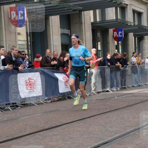13.09.2026 - 21. swb-Marathon Bremen Strokosch-Dieckow http://msf.ph/oto/10373563 13.09.2026 12:20:57 Ziel 626, 1231 meine-sportfotos.de