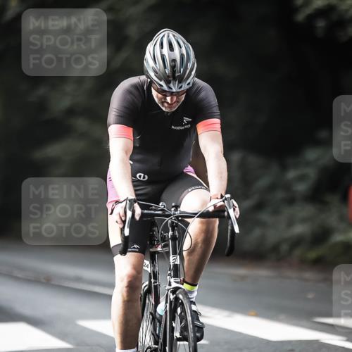 13.09.2026 - Stadtparktriathlon H.Heesch http://msf.ph/oto/10373568 13.09.2026 10:53:24 Radfahren 398, 524, 566 meine-sportfotos.de