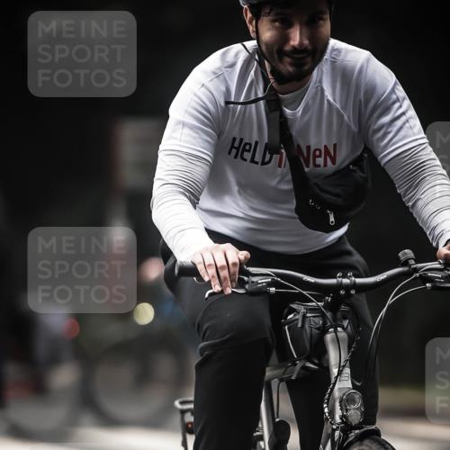 13.09.2026 - Stadtparktriathlon H.Heesch http://msf.ph/oto/10373572 13.09.2026 10:23:38 Radfahren 250 meine-sportfotos.de