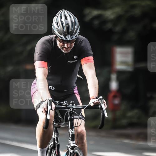 13.09.2026 - Stadtparktriathlon H.Heesch http://msf.ph/oto/10373577 13.09.2026 10:53:24 Radfahren 398, 524, 566 meine-sportfotos.de