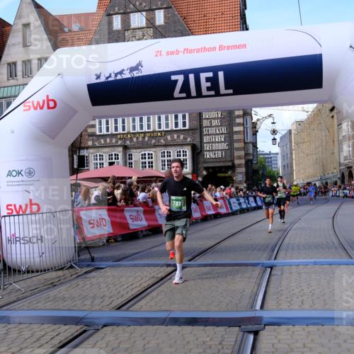 13.09.2026 - 21. swb-Marathon Bremen Tim E. http://msf.ph/oto/10373578 13.09.2026 13:10:52 Ziel 640, 1181, 1277, 1554, 2347, 2605, 4727, 5066, 5152, 5620, 5648, 6267, 7881, 8033 meine-sportfotos.de