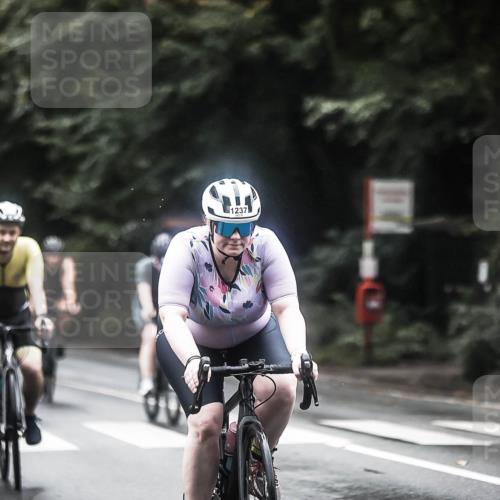 13.09.2026 - Stadtparktriathlon H.Heesch http://msf.ph/oto/10373579 13.09.2026 13:29:23 Radfahren 1212, 1237, 1386, 1406, 1430, 1453 meine-sportfotos.de