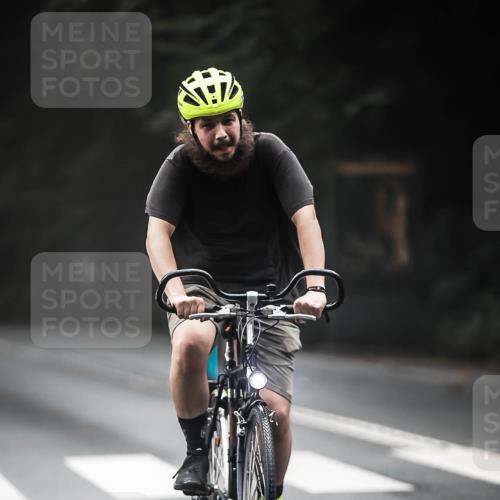 13.09.2026 - Stadtparktriathlon H.Heesch http://msf.ph/oto/10373586 13.09.2026 10:23:50 Radfahren 293, 336, 404 meine-sportfotos.de