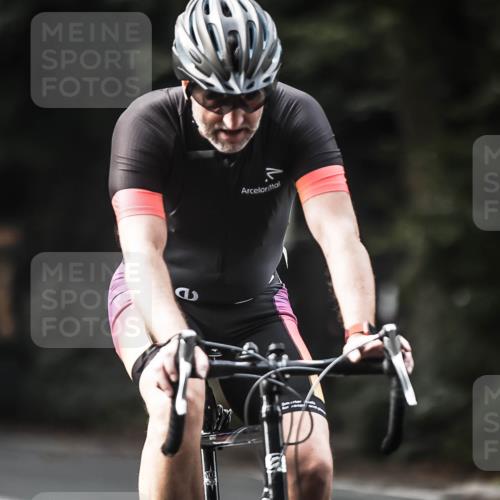 13.09.2026 - Stadtparktriathlon H.Heesch http://msf.ph/oto/10373588 13.09.2026 10:53:24 Radfahren 398, 524, 566 meine-sportfotos.de