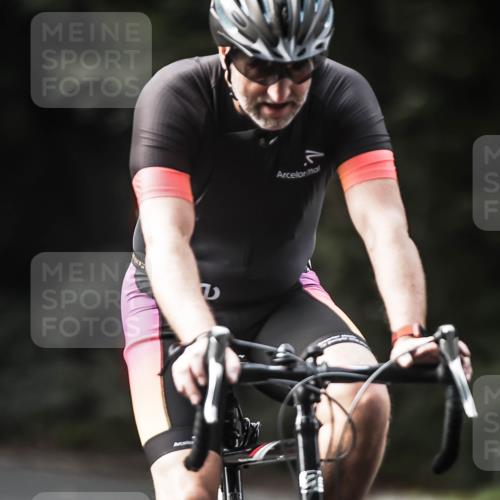 13.09.2026 - Stadtparktriathlon H.Heesch http://msf.ph/oto/10373592 13.09.2026 10:53:24 Radfahren 398, 524, 566 meine-sportfotos.de