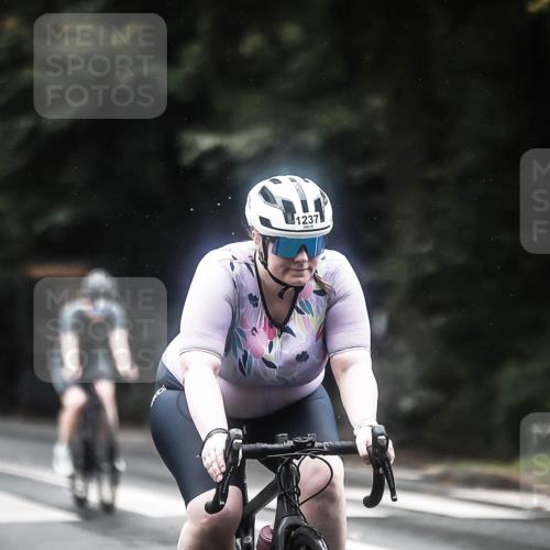 13.09.2026 - Stadtparktriathlon H.Heesch http://msf.ph/oto/10373597 13.09.2026 13:29:23 Radfahren 1212, 1237, 1386, 1406, 1430, 1453 meine-sportfotos.de