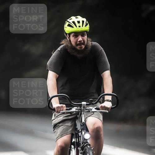 13.09.2026 - Stadtparktriathlon H.Heesch http://msf.ph/oto/10373603 13.09.2026 10:23:51 Radfahren 293, 336, 404 meine-sportfotos.de