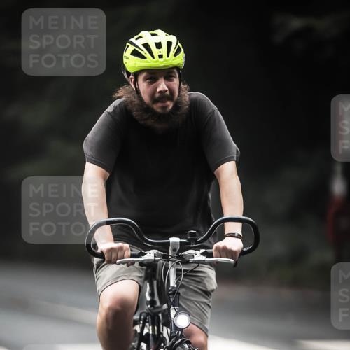 13.09.2026 - Stadtparktriathlon H.Heesch http://msf.ph/oto/10373607 13.09.2026 10:23:51 Radfahren 293, 336, 404 meine-sportfotos.de