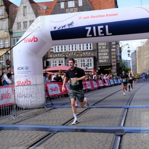 13.09.2026 - 21. swb-Marathon Bremen Tim E. http://msf.ph/oto/10373609 13.09.2026 13:10:52 Ziel 640, 1181, 1277, 1554, 2347, 2605, 4727, 5066, 5152, 5620, 5648, 6267, 7881, 8033 meine-sportfotos.de
