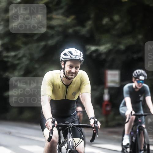 13.09.2026 - Stadtparktriathlon H.Heesch http://msf.ph/oto/10373610 13.09.2026 13:29:24 Radfahren 1212, 1237, 1386, 1406, 1430, 1453 meine-sportfotos.de