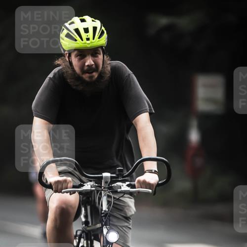 13.09.2026 - Stadtparktriathlon H.Heesch http://msf.ph/oto/10373616 13.09.2026 10:23:51 Radfahren 293, 336, 404 meine-sportfotos.de