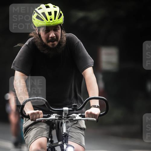 13.09.2026 - Stadtparktriathlon H.Heesch http://msf.ph/oto/10373622 13.09.2026 10:23:51 Radfahren 293, 336, 404 meine-sportfotos.de