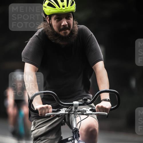 13.09.2026 - Stadtparktriathlon H.Heesch http://msf.ph/oto/10373626 13.09.2026 10:23:51 Radfahren 293, 336, 404 meine-sportfotos.de