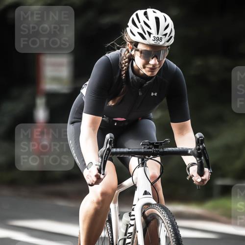 13.09.2026 - Stadtparktriathlon H.Heesch http://msf.ph/oto/10373632 13.09.2026 10:53:27 Radfahren 398, 524, 566 meine-sportfotos.de