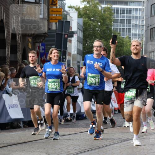 13.09.2026 - 21. swb-Marathon Bremen Strokosch-Dieckow http://msf.ph/oto/10373647 13.09.2026 13:37:04 Ziel 164, 551, 813, 843, 1936, 2275, 2673, 2819, 3541, 3585, 3635, 3815, 3874, 3998, 4006, 4050, 4304, 4335, 4414, 4676, 4892, 5061, 5236, 5355, 5447, 5656, 5823, 6050, 6280, 6340, 6408, 6516, 6568, 6966, 7039, 7229, 7237, 7640, 7656, 7765, 8498, 8685, 8723, 8790, 9658, 9776, 9807, 10068, 10070, 1180, 1854, 1991, 2531, 3333, 3732, 3894, 4932, 4947, 5547, 5577, 5612, 6046, 6629, 6904, 6947, 6961, 7006, 7571, 8268, 9701 meine-sportfotos.de