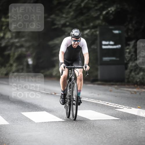 13.09.2026 - Stadtparktriathlon H.Heesch http://msf.ph/oto/10373651 13.09.2026 10:53:29 Radfahren 398, 524, 566 meine-sportfotos.de