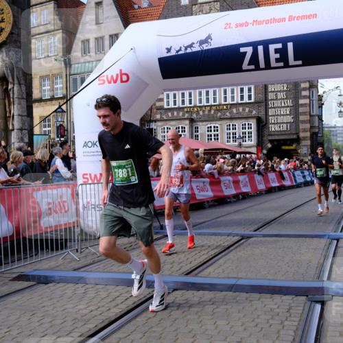 13.09.2026 - 21. swb-Marathon Bremen Tim E. http://msf.ph/oto/10373656 13.09.2026 13:10:53 Ziel 640, 1181, 1277, 1498, 1554, 2347, 2605, 4727, 5066, 5152, 5620, 5648, 6267, 7881 meine-sportfotos.de