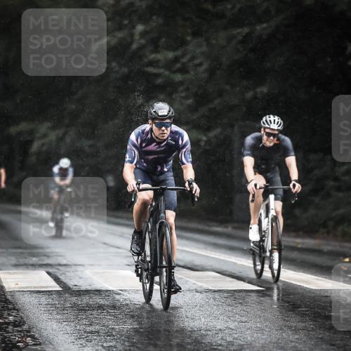 13.09.2026 - Stadtparktriathlon H.Heesch http://msf.ph/oto/10373668 13.09.2026 12:10:07 Radfahren 861, 882, 915, 925, 1001, 1016, 1044 meine-sportfotos.de