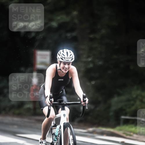 13.09.2026 - Stadtparktriathlon H.Heesch http://msf.ph/oto/10373669 13.09.2026 13:29:37 Radfahren 1360, 1385, 1435 meine-sportfotos.de