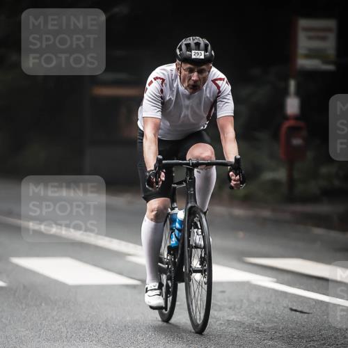 13.09.2026 - Stadtparktriathlon H.Heesch http://msf.ph/oto/10373670 13.09.2026 10:23:55 Radfahren 293, 336, 404 meine-sportfotos.de