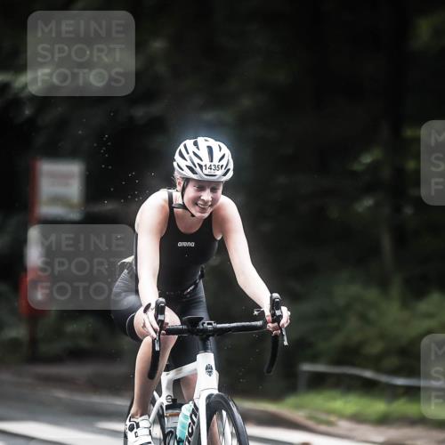 13.09.2026 - Stadtparktriathlon H.Heesch http://msf.ph/oto/10373675 13.09.2026 13:29:37 Radfahren 1360, 1385, 1435 meine-sportfotos.de