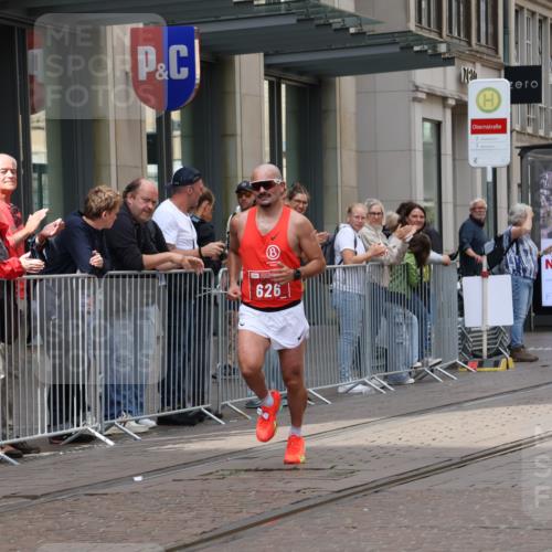 13.09.2026 - 21. swb-Marathon Bremen Strokosch-Dieckow http://msf.ph/oto/10373680 13.09.2026 12:21:07 Ziel 626 meine-sportfotos.de
