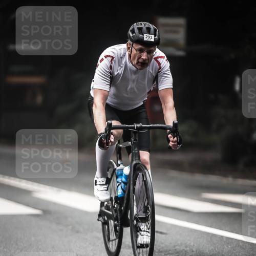 13.09.2026 - Stadtparktriathlon H.Heesch http://msf.ph/oto/10373684 13.09.2026 10:23:55 Radfahren 293, 336, 404 meine-sportfotos.de