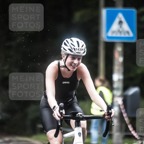 13.09.2026 - Stadtparktriathlon H.Heesch http://msf.ph/oto/10373687 13.09.2026 13:29:37 Radfahren 1360, 1385, 1435 meine-sportfotos.de
