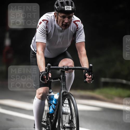 13.09.2026 - Stadtparktriathlon H.Heesch http://msf.ph/oto/10373701 13.09.2026 10:23:56 Radfahren 293, 336, 404 meine-sportfotos.de