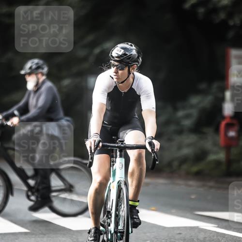 13.09.2026 - Stadtparktriathlon H.Heesch http://msf.ph/oto/10373702 13.09.2026 10:53:36 Radfahren 465, 566 meine-sportfotos.de